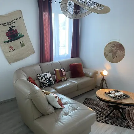 Apartament T4 Lumineux Proche Centre & Des Grands Buffets 2 Etoiles *