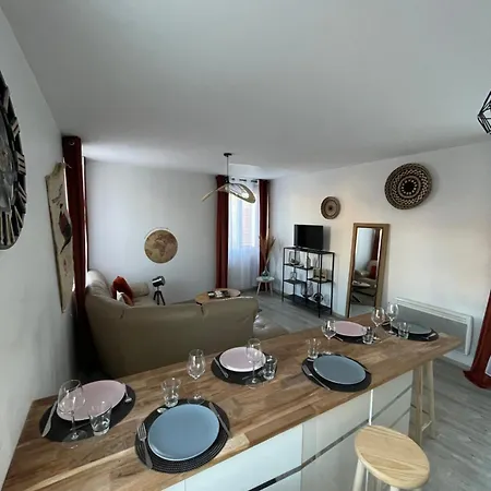 Apartament T4 Lumineux Proche Centre & Des Grands Buffets 2 Etoiles *