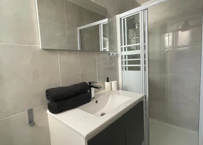 Apartamento T4 Lumineux Proche Centre & Des Grands Buffets 2 Etoiles Narbona